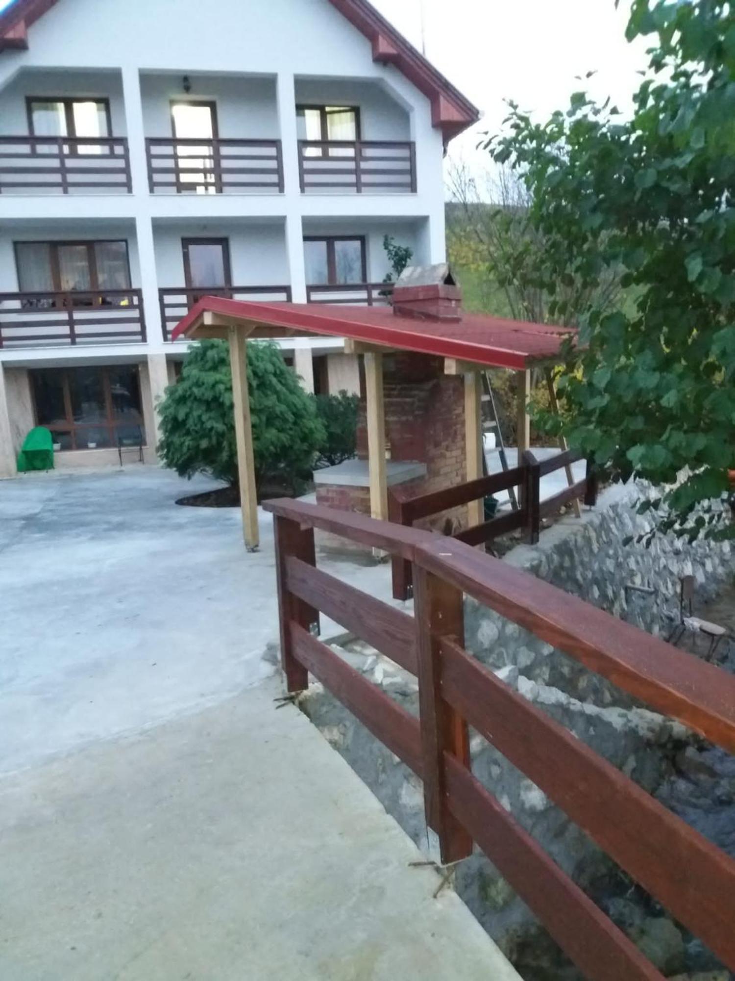 Pensiunea Valea Toplitei Rosia 외부 사진
