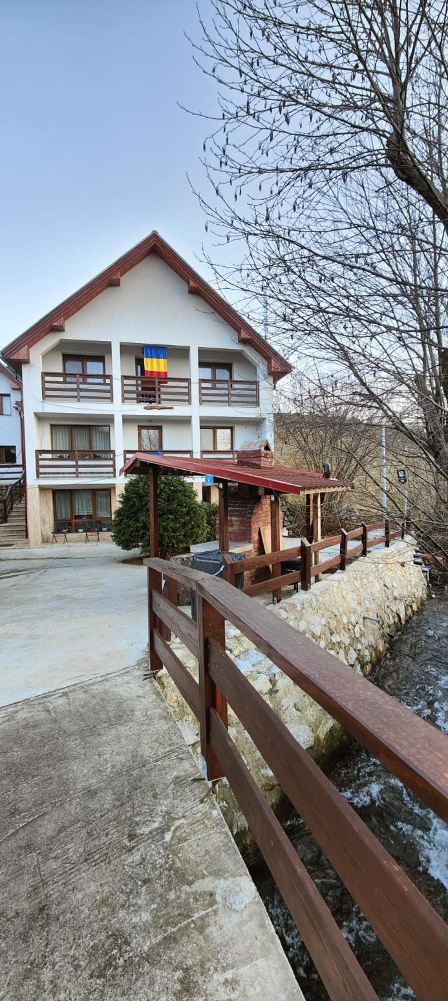 Pensiunea Valea Toplitei Rosia 외부 사진